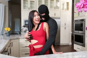 Petite asia teen get horny and creampie