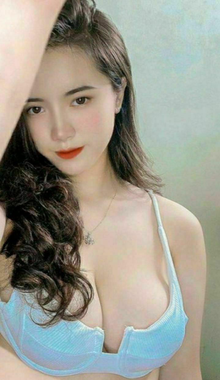 Hấp diêm cô vợ của sếp có cặp bưởi khủng